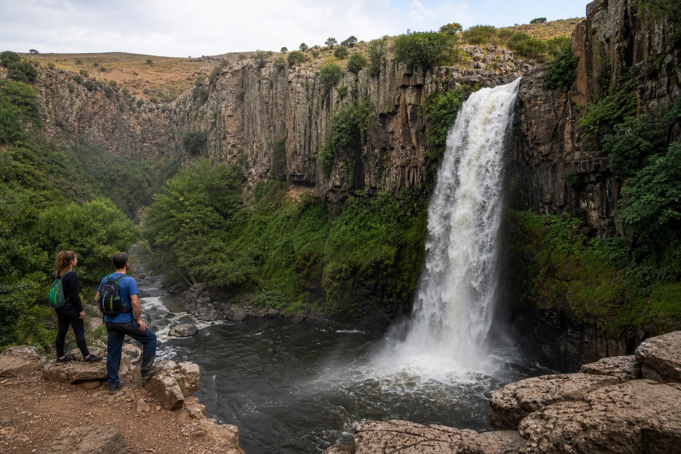 Sa'ar Falls canyon trail